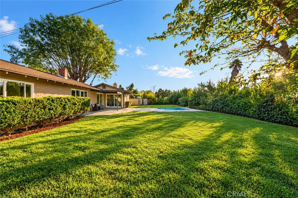 3412 N San Joaquin