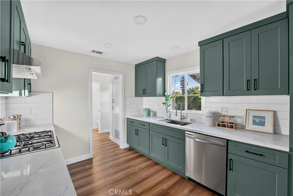 3412 N San Joaquin