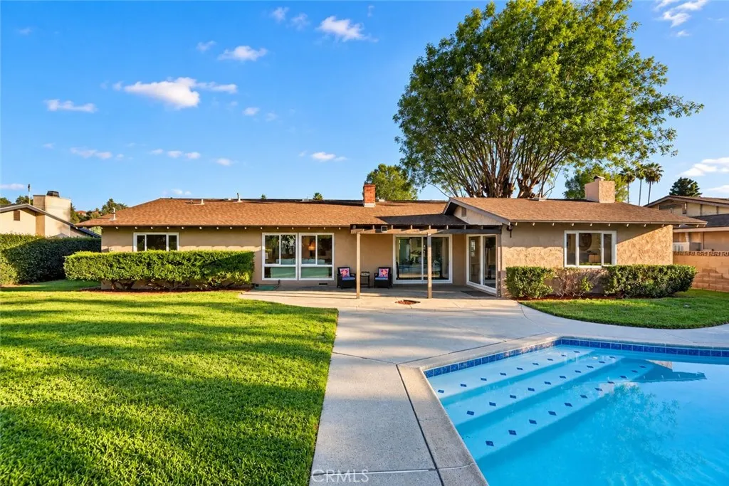 3412 N San Joaquin