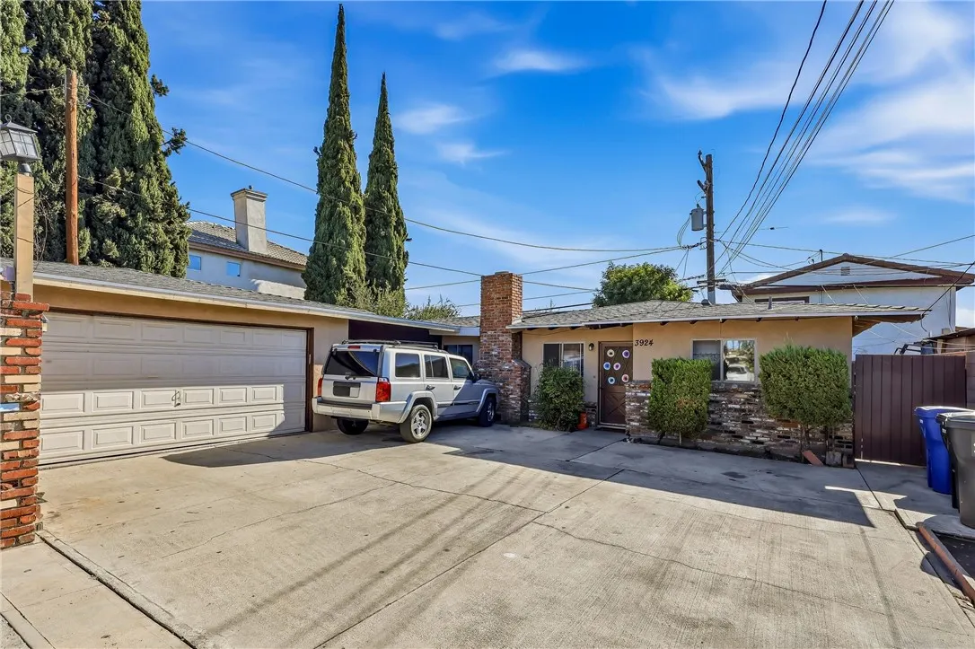 3922 Rowland