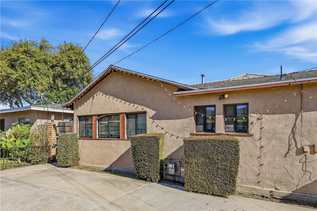 3922 Rowland