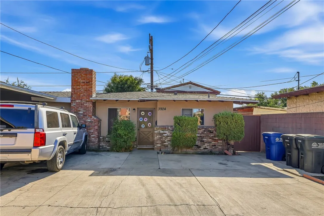 3922 Rowland