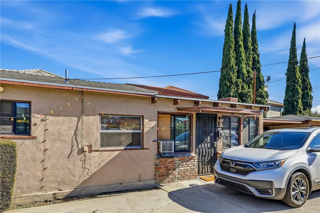 3922 Rowland