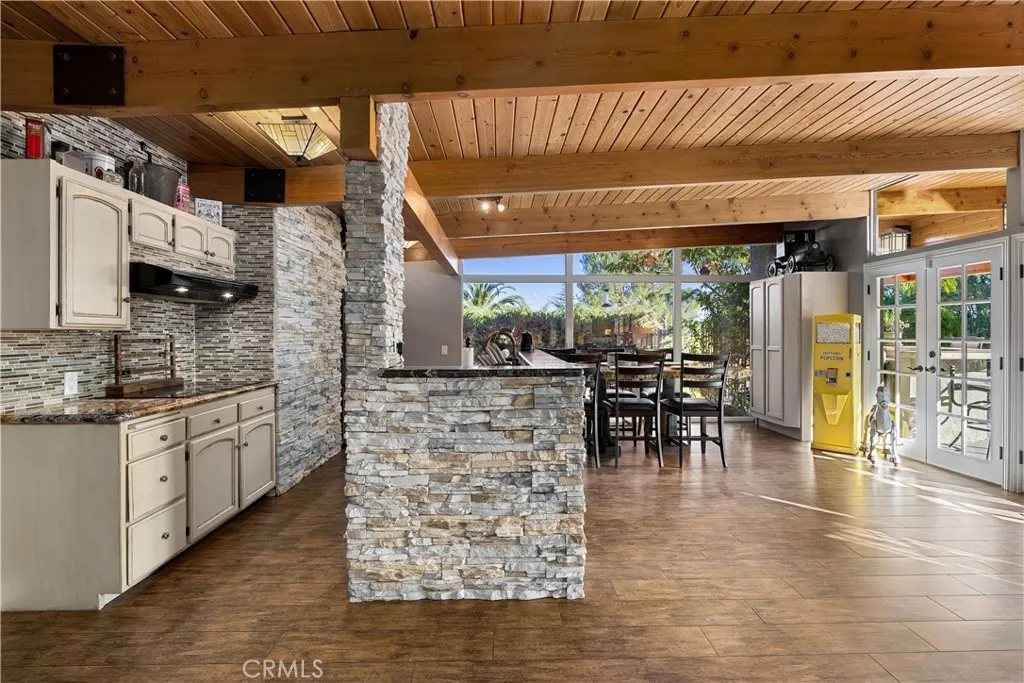 1107 Sandhurst Lane