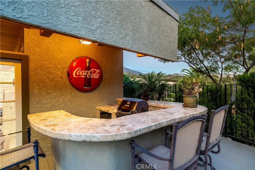 1107 Sandhurst Lane