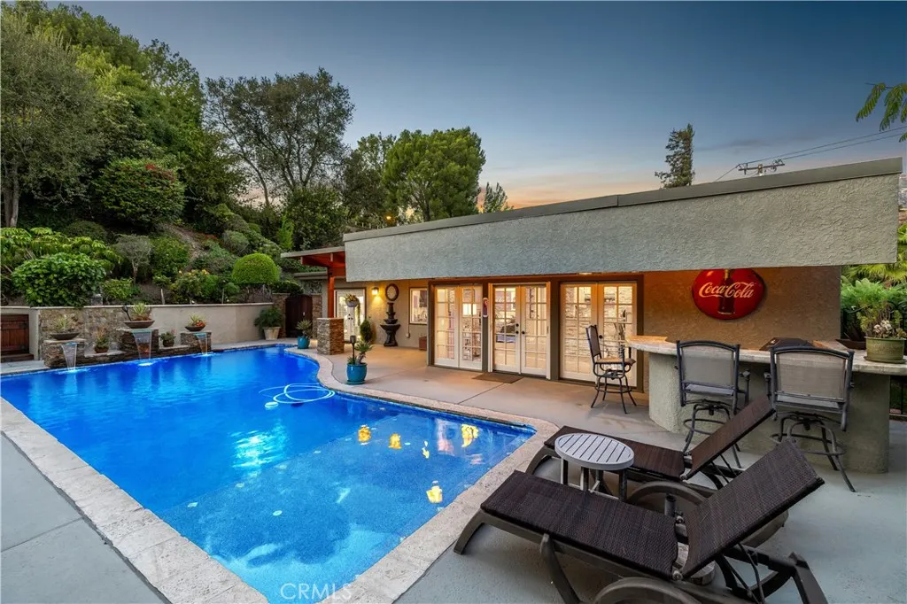 1107 Sandhurst Lane