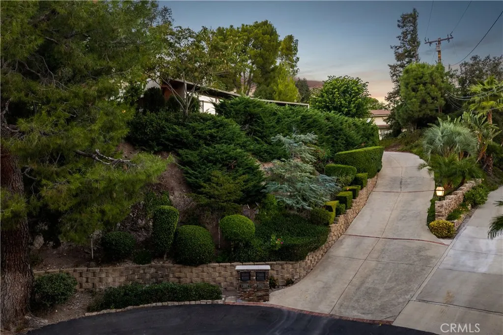 1107 Sandhurst Lane