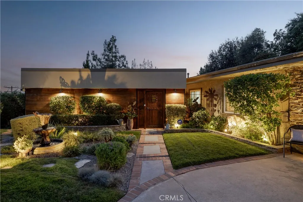 1107 Sandhurst Lane