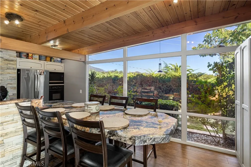 1107 Sandhurst Lane