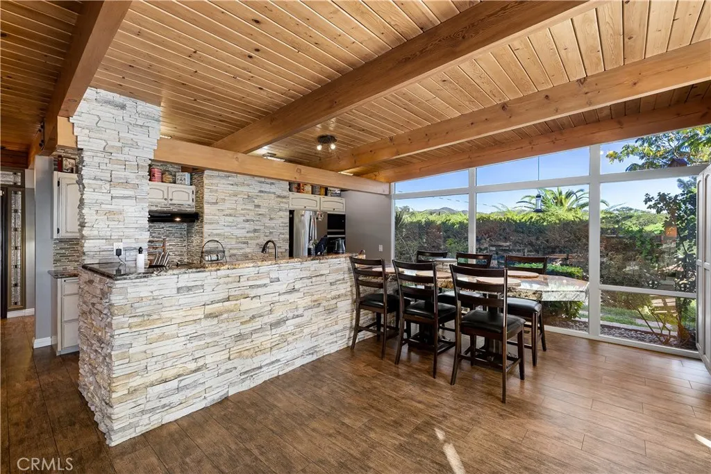 1107 Sandhurst Lane