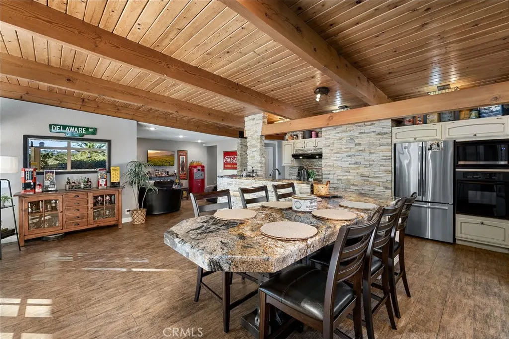 1107 Sandhurst Lane