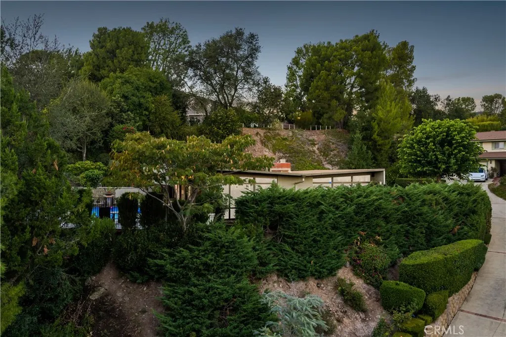 1107 Sandhurst Lane