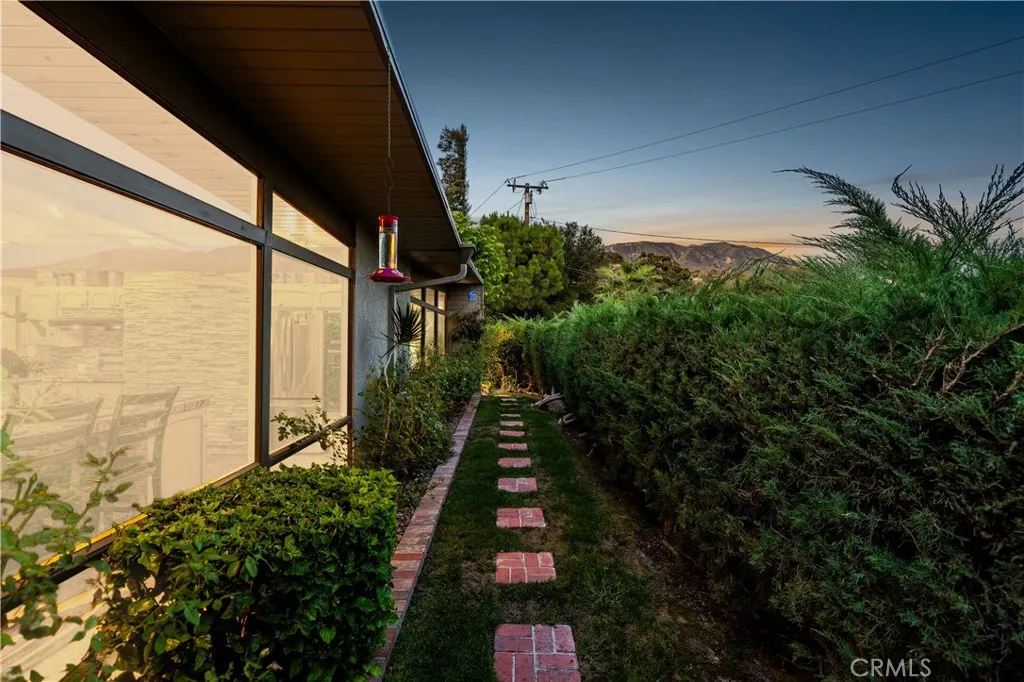 1107 Sandhurst Lane