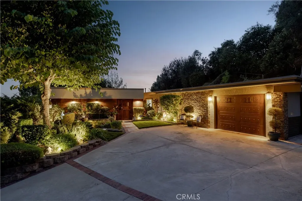 1107 Sandhurst Lane