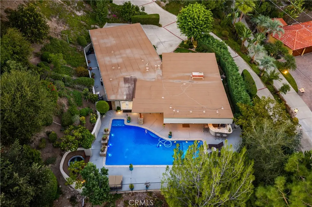 1107 Sandhurst Lane