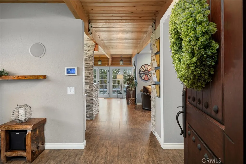 1107 Sandhurst Lane