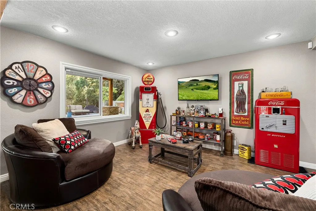 1107 Sandhurst Lane