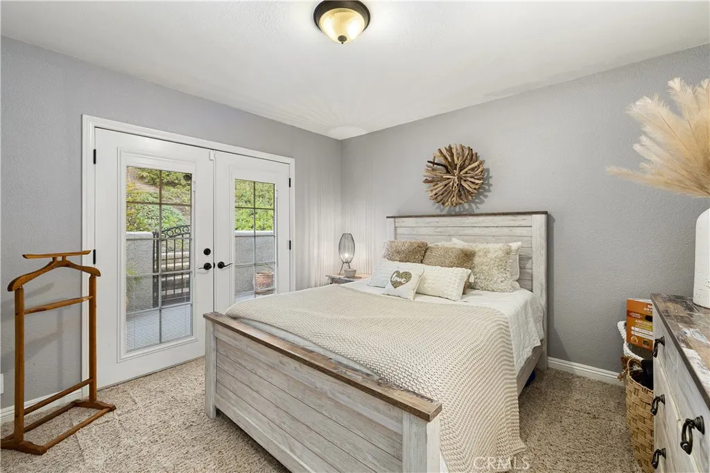1107 Sandhurst Lane