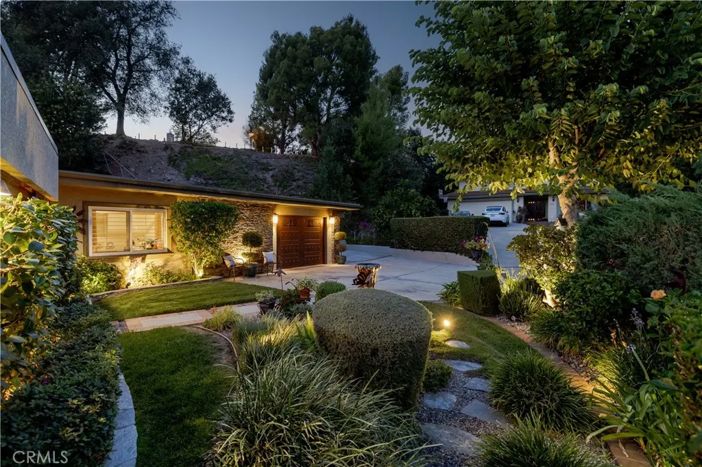 1107 Sandhurst Lane