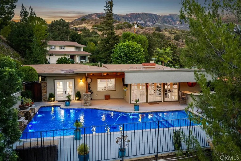 1107 Sandhurst Lane