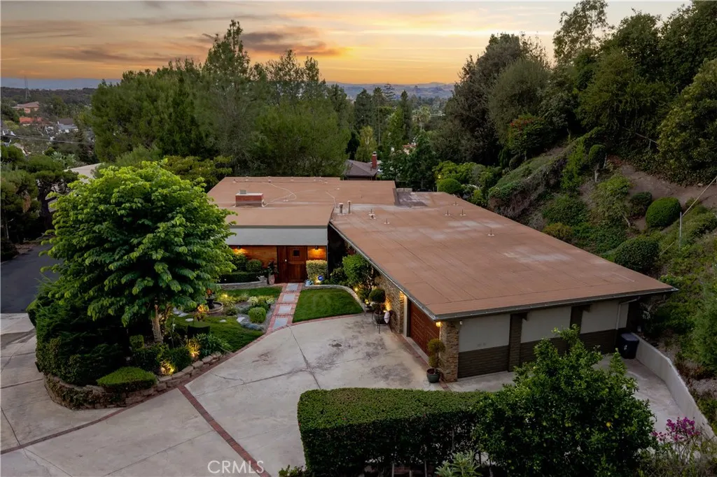 1107 Sandhurst Lane