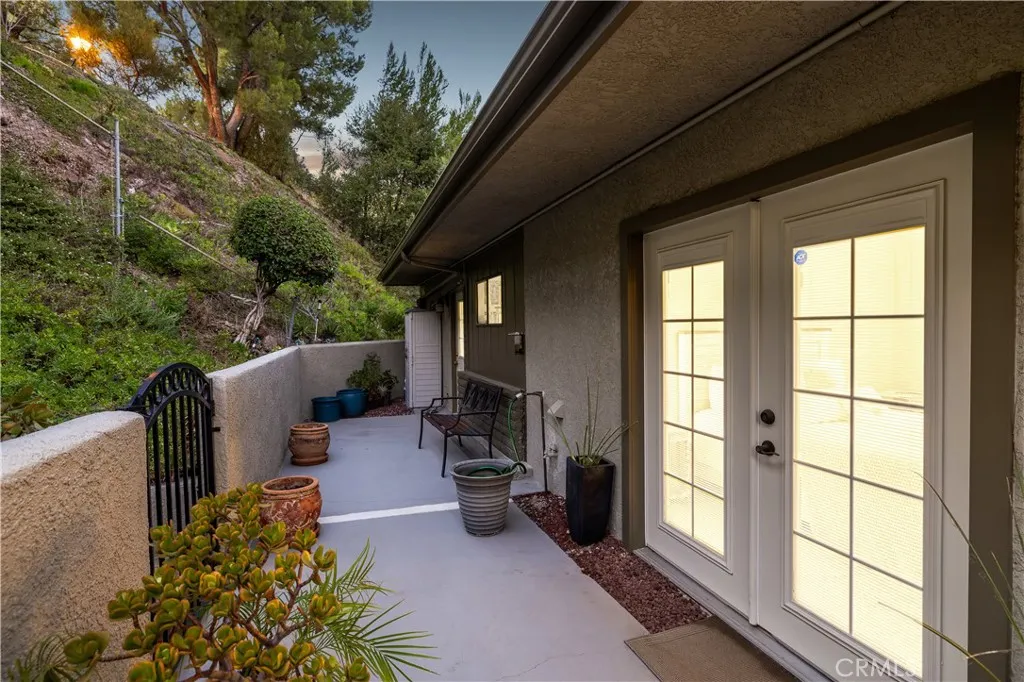 1107 Sandhurst Lane