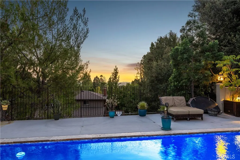 1107 Sandhurst Lane