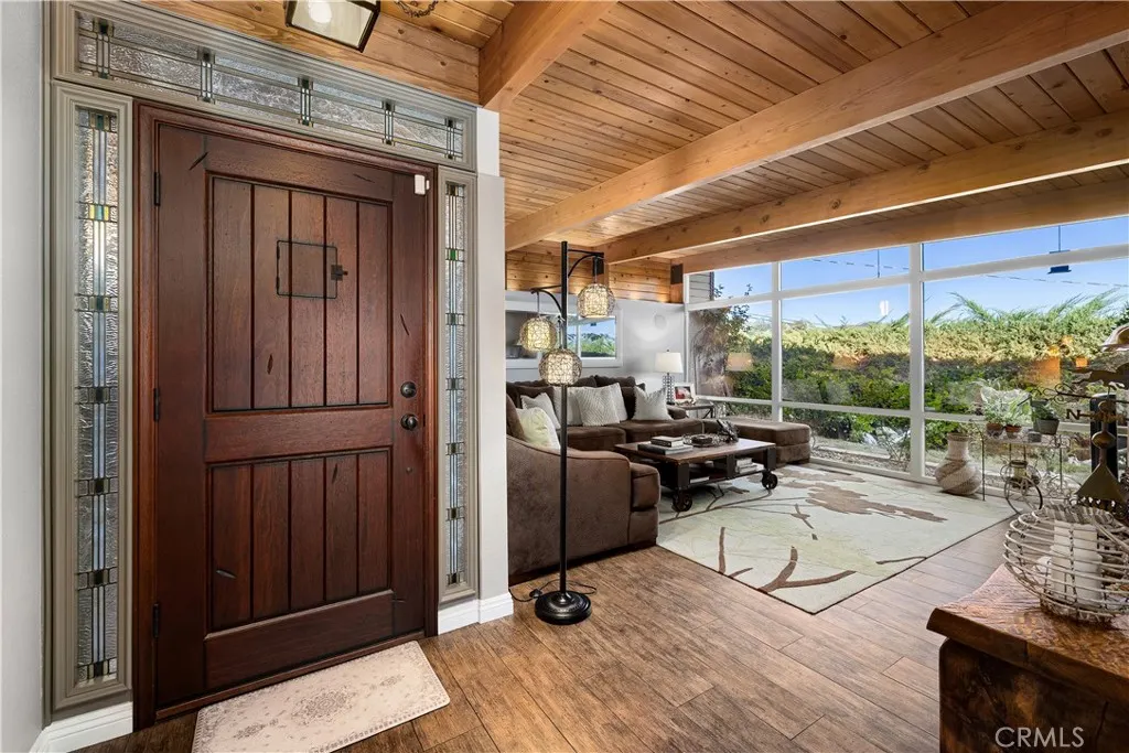 1107 Sandhurst Lane