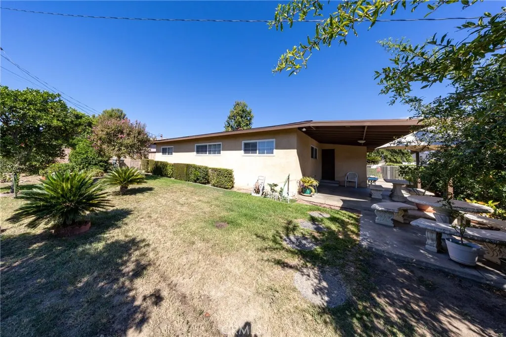824 E I Street