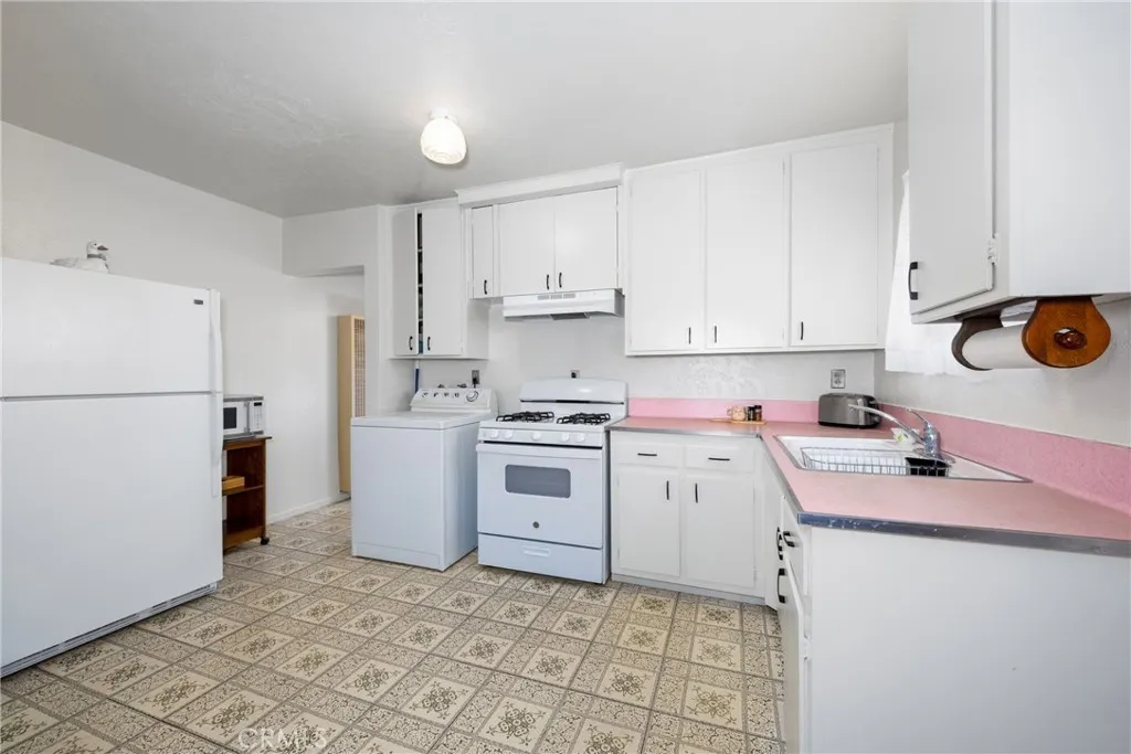 824 E I Street