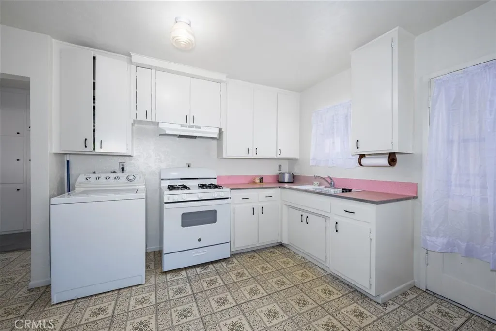 824 E I Street