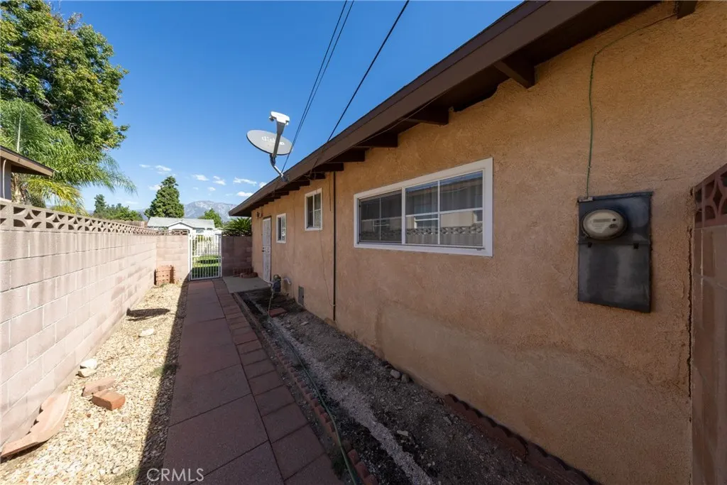 824 E I Street