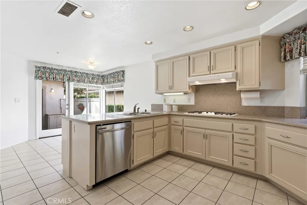 1267 Upland Hills Drive S