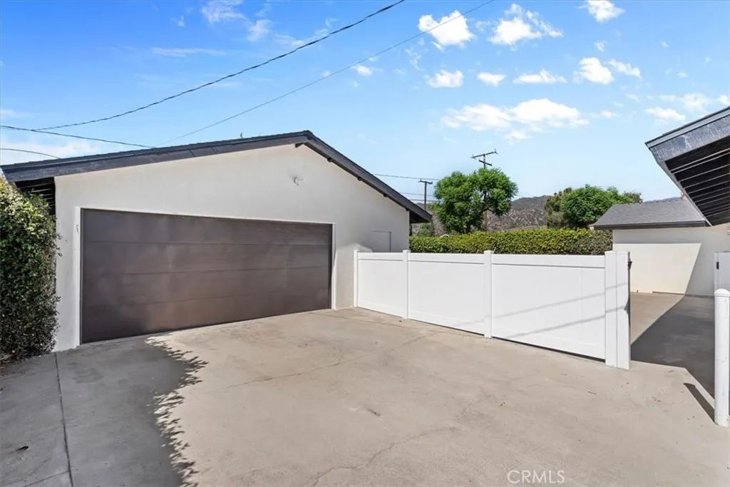 525 Fountain Springs