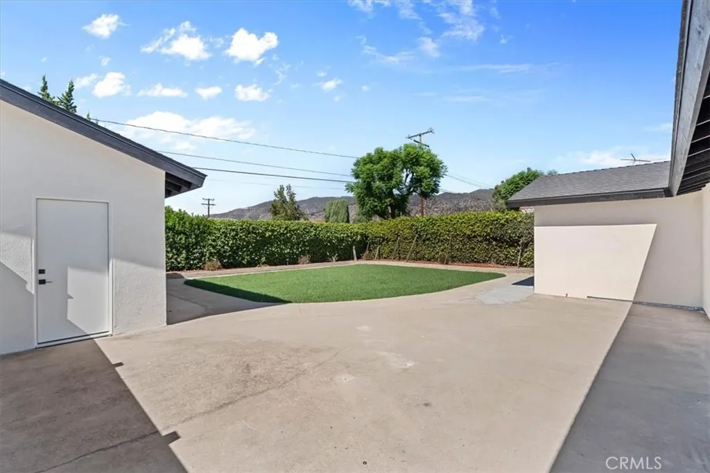 525 Fountain Springs