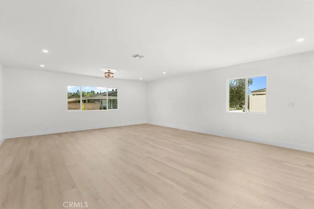 525 Fountain Springs