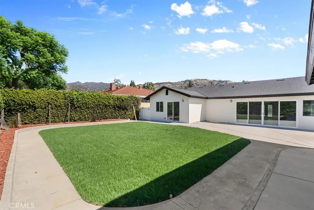 525 Fountain Springs