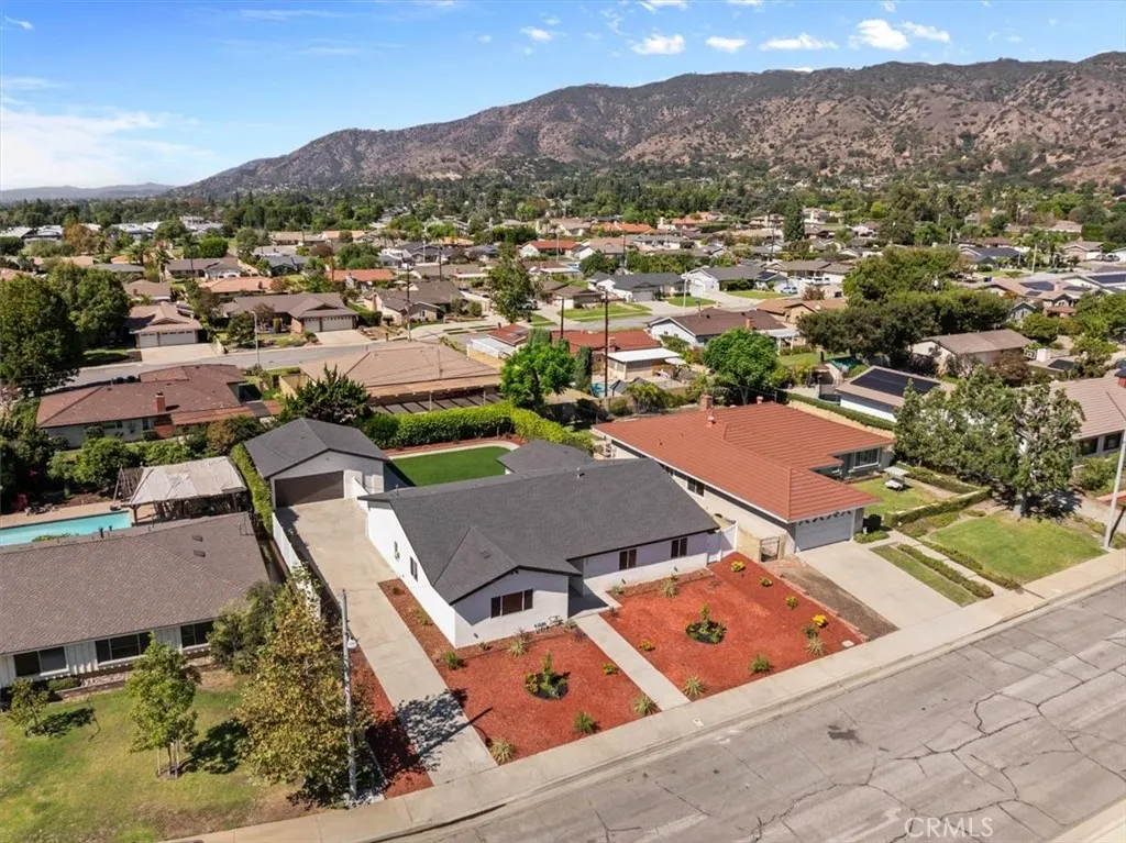 525 Fountain Springs