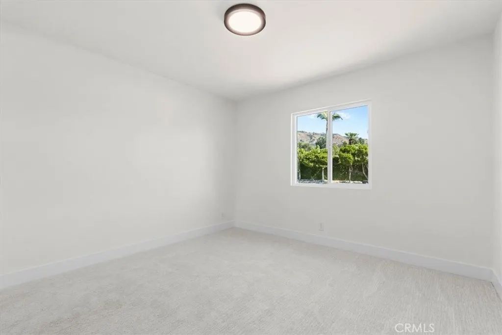 525 Fountain Springs