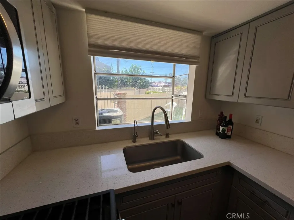 181 W La Verne Avenue #11