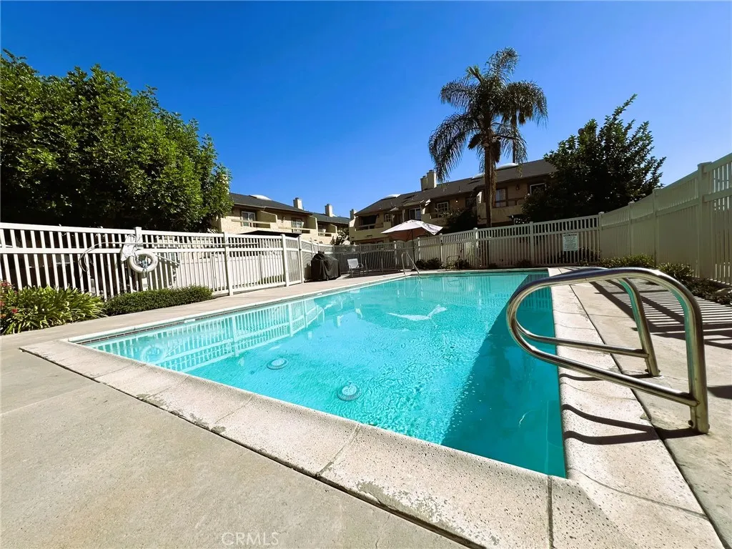 181 W La Verne Avenue #11