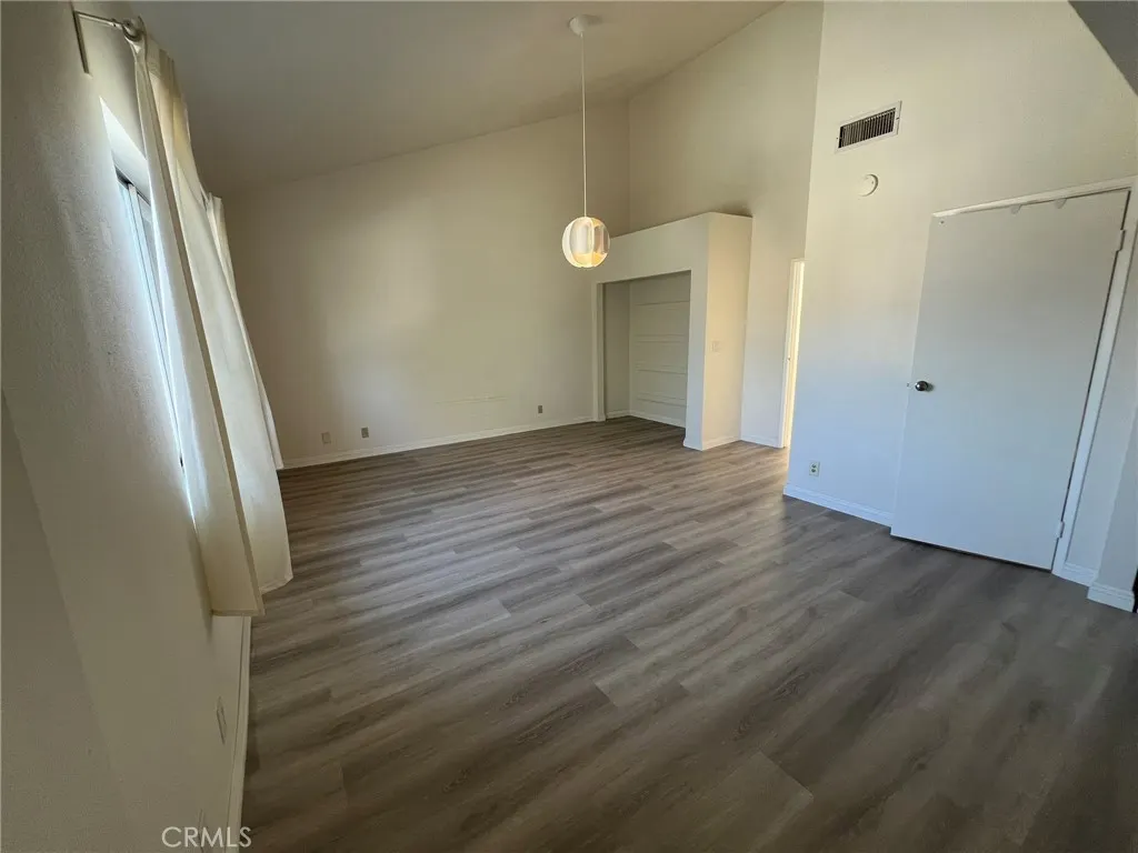 181 W La Verne Avenue #11