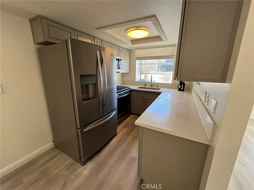 181 W La Verne Avenue #11