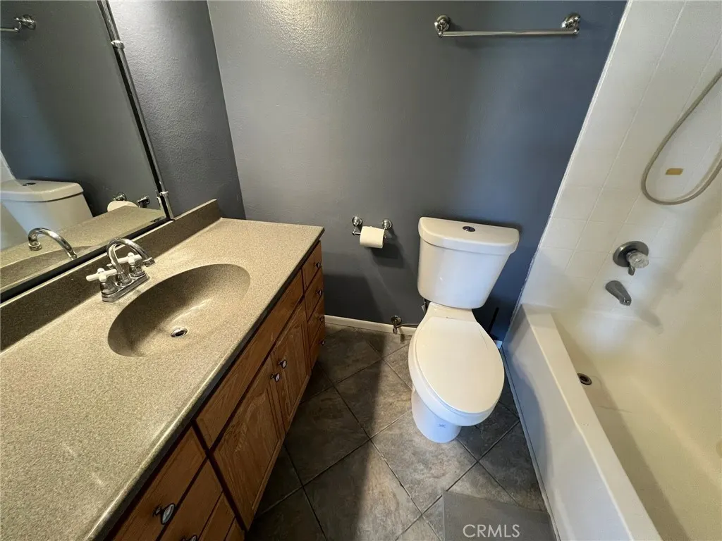 181 W La Verne Avenue #11