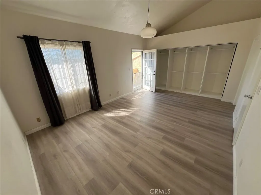 181 W La Verne Avenue #11
