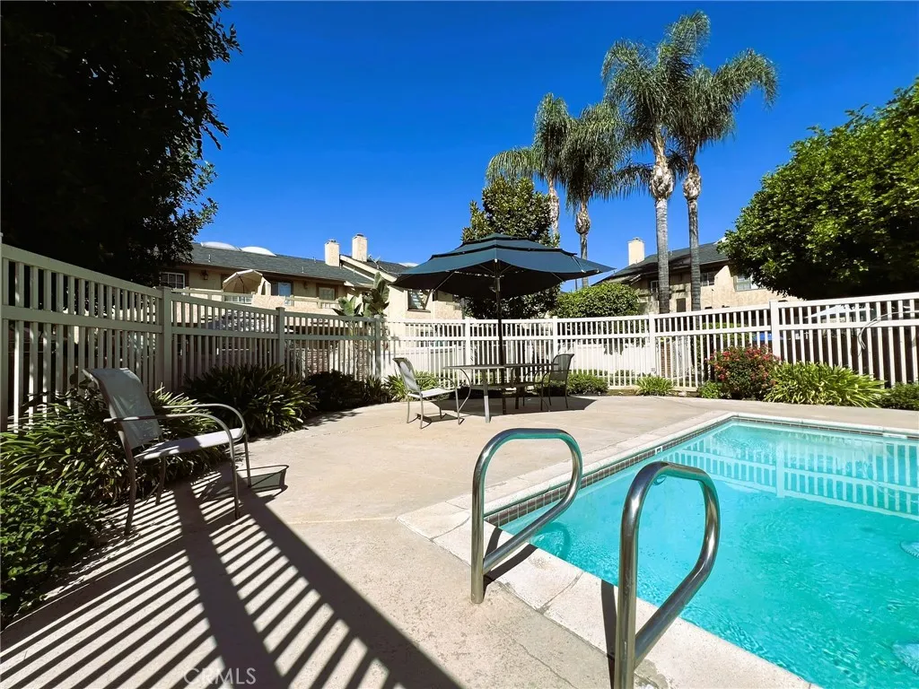 181 W La Verne Avenue #11