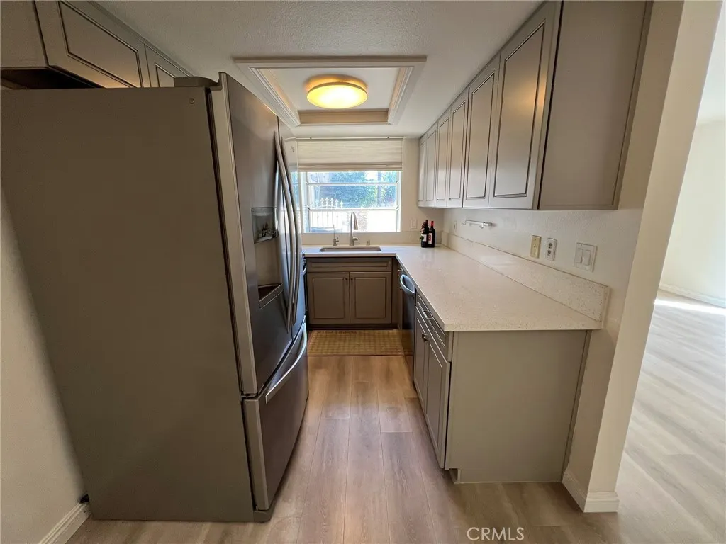 181 W La Verne Avenue #11