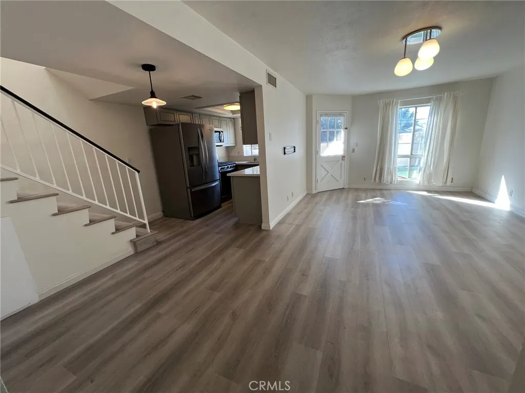 181 W La Verne Avenue #11