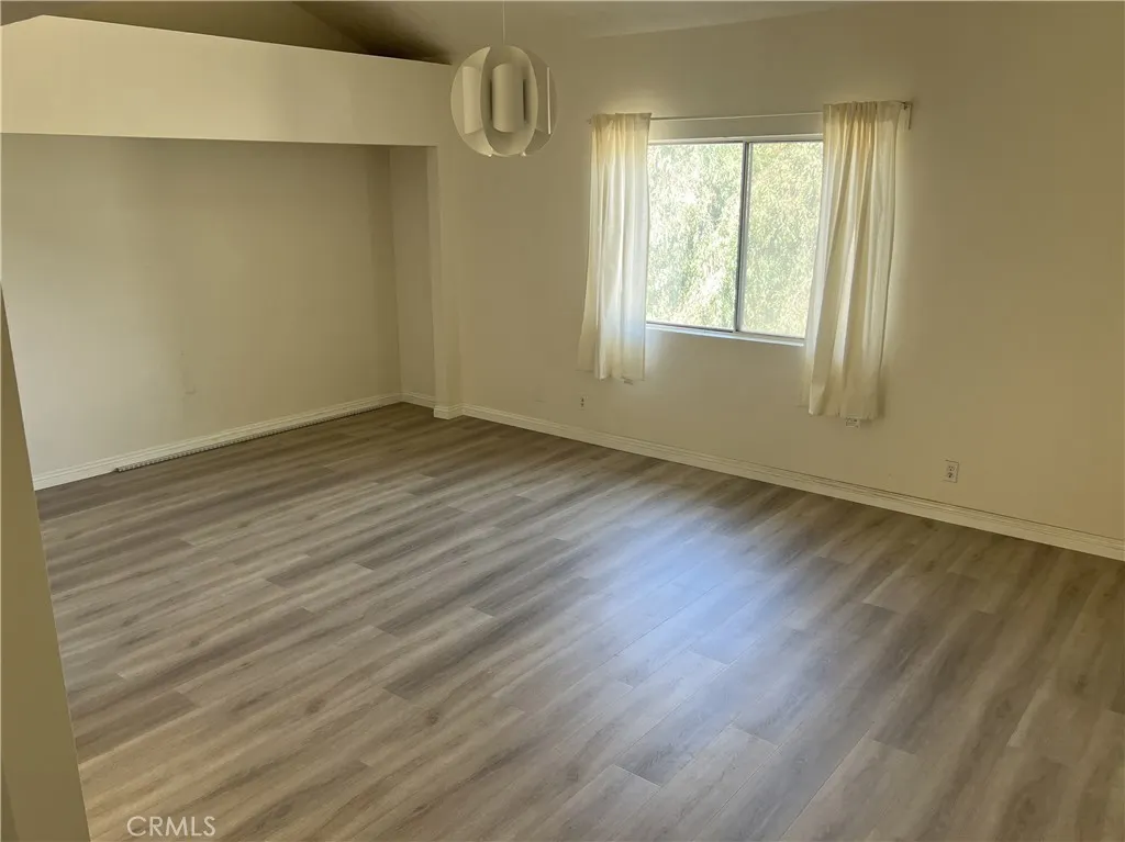 181 W La Verne Avenue #11