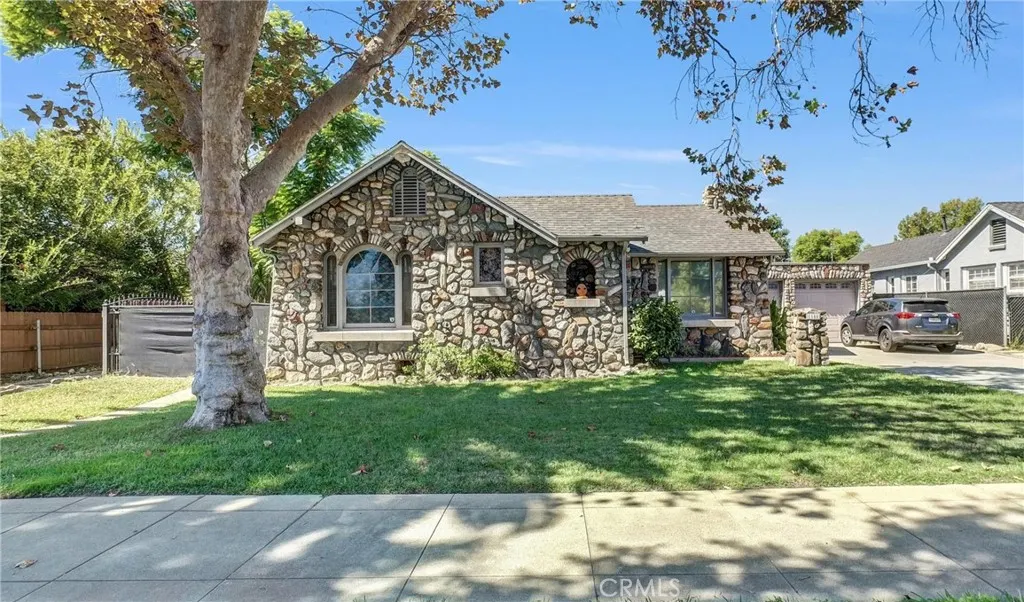 1155 N Campus Avenue